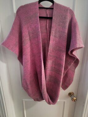 NWOT Oversized Rose Mottled Knit Poncho Shawl Wrap
